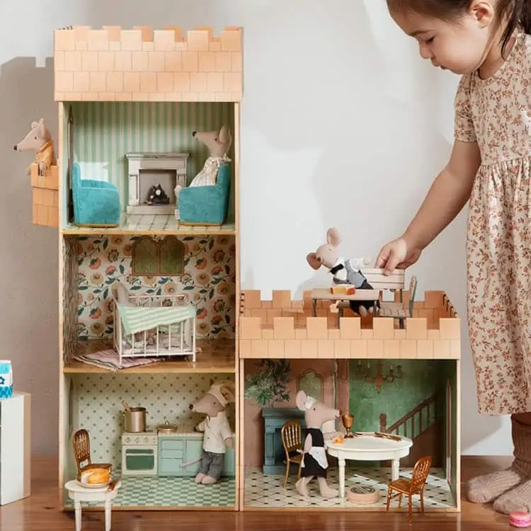 Maileg Kamin versch. Farben im Schloss Maileg Kamin versch. Farben im Schloss